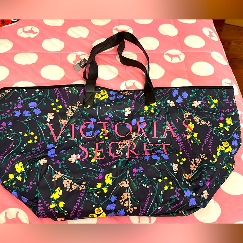 NWT weekender tote floral